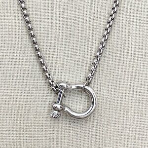 Shackle Bolt Necklace - Silver